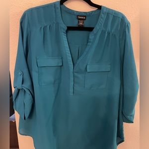 Torrid blouse in a beautiful teal! Great steal!